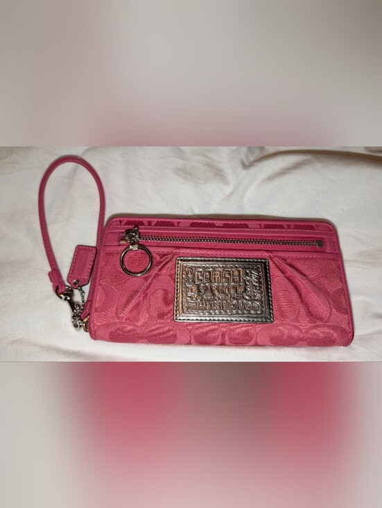 Coach Handbags - Coach Poppy Signature Jacquard Zippy Wristlet Wallet Pink Silver VGUC
